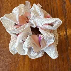 Free people Oh so Darling floral print and eyelet lace large scrunchie NWT